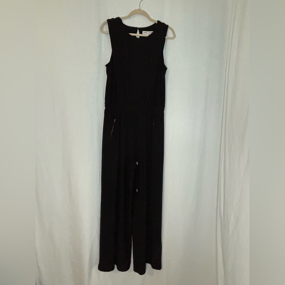 Emma & Michele Pants - Emma & Michele Black Sleeveless Jumpsuit with Relaxed Fit